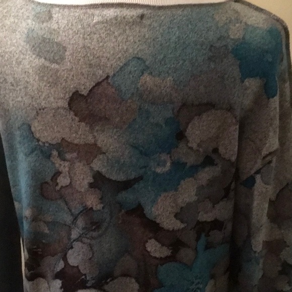 Beautiful Lily London watercolor tunic. - Picture 4 of 6
